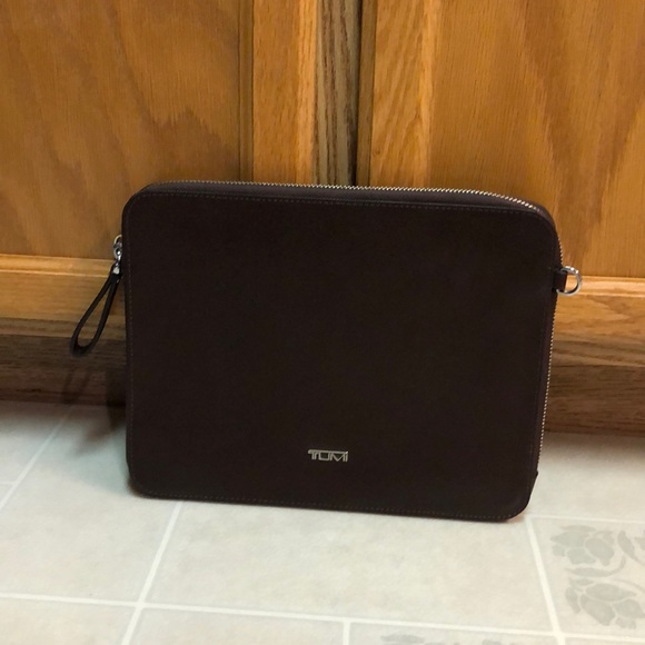 tumi ipad 9.7 case